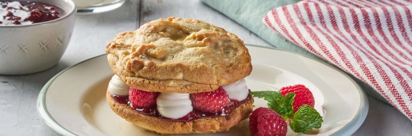 Raspberry Cream Cookie Sandwiches | Otis Spunkmeyer